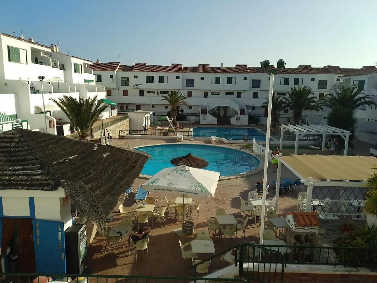 Onebedroom Apartment In Alondras Park contacts